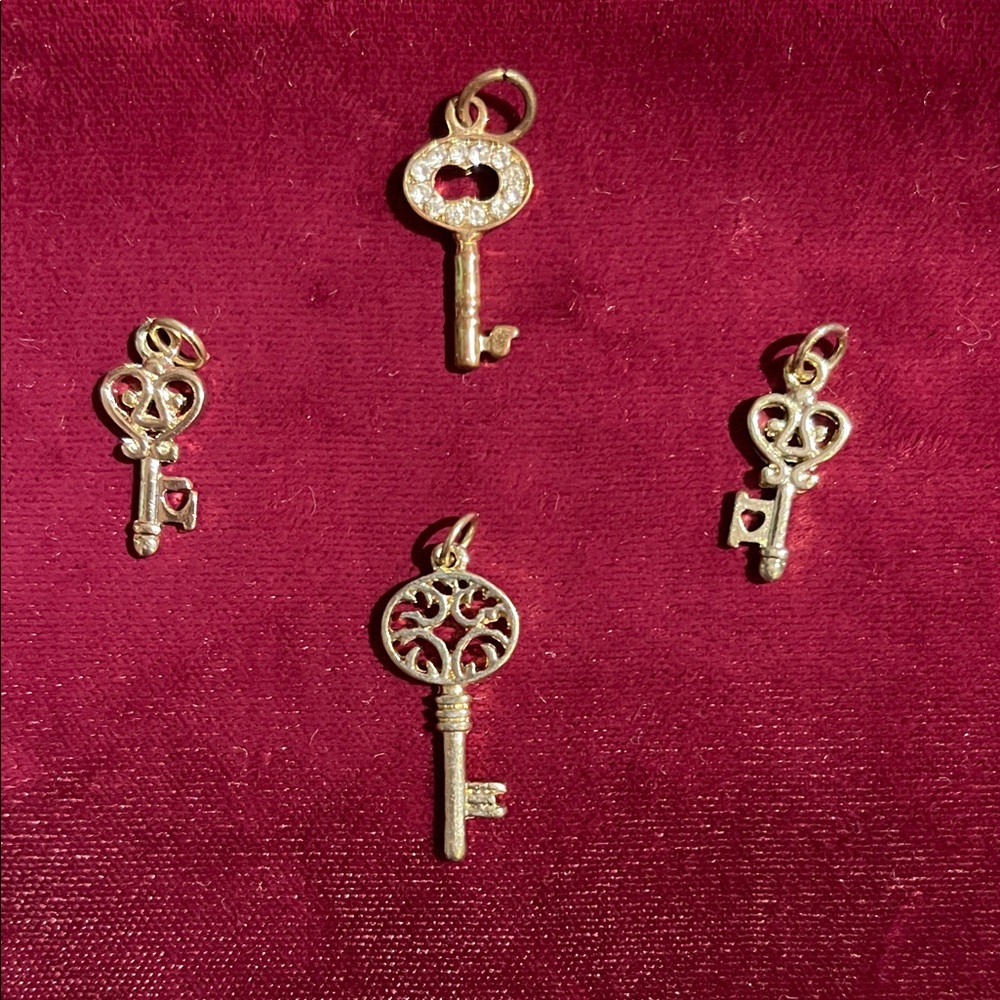 Gold Key Charm Necklace Pendant - Classic Key Design
